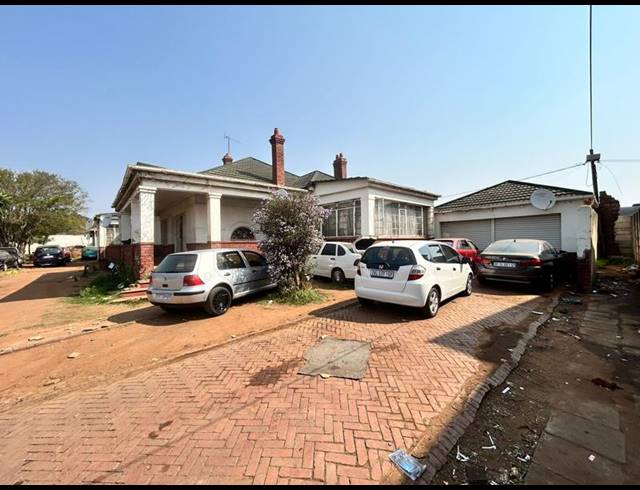 12 BEDROOM HOUSE FOR SALE IN SPRINGS CENTRAL